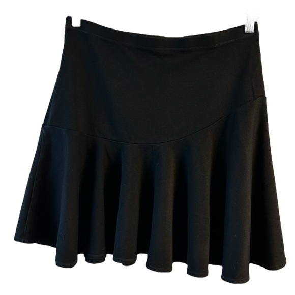 CAbi short fit and flare skirt - Picture 2 of 4